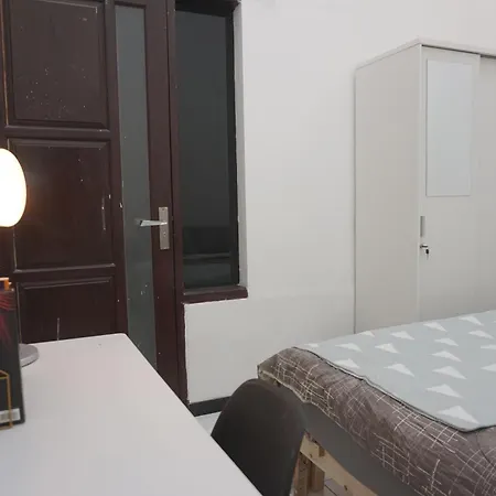 Casa De Vie Homestay Malang Exterior photo