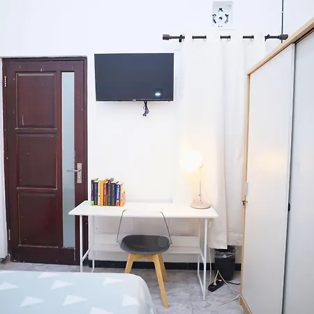 Casa De Vie Homestay Malang Exterior photo